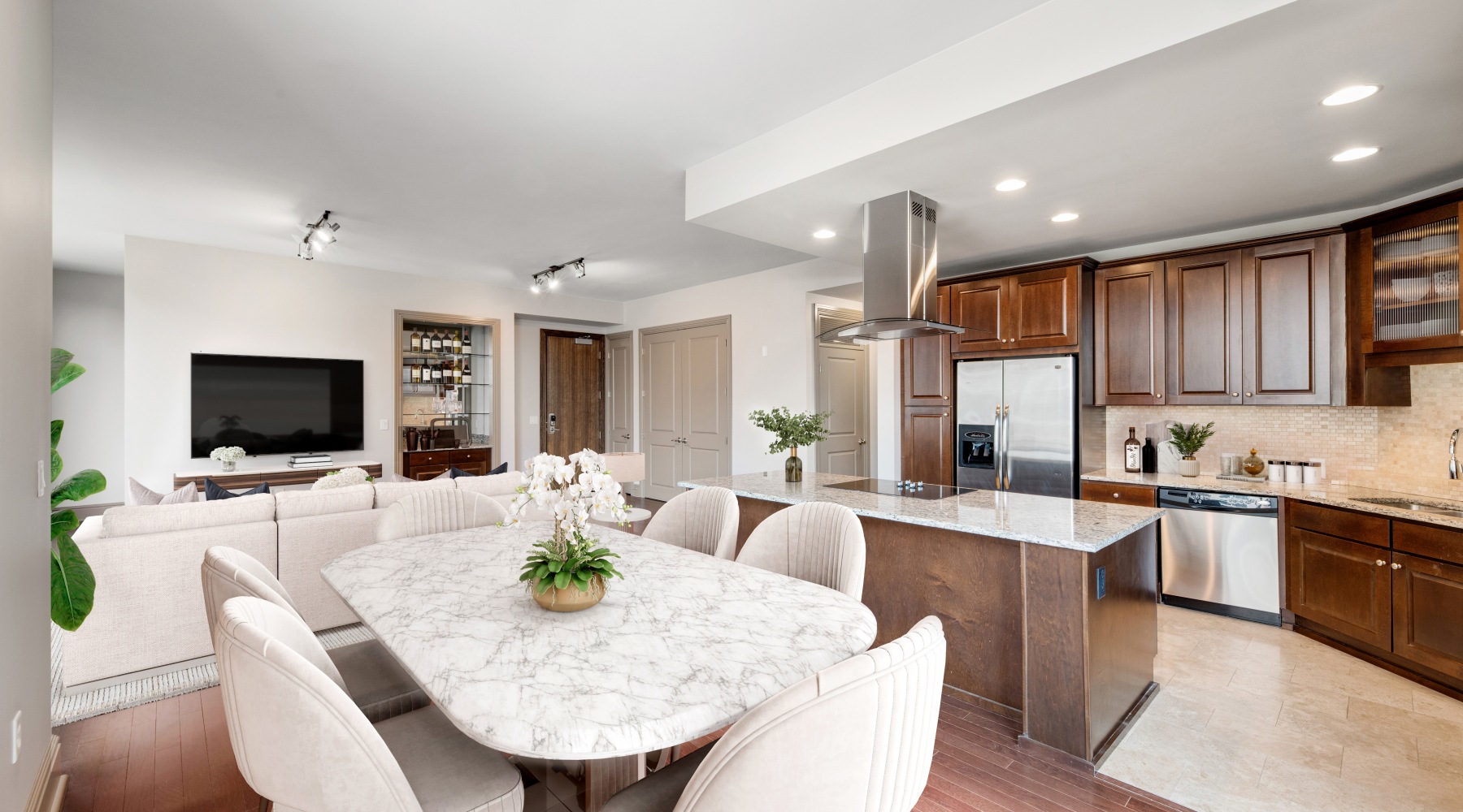Open Dining & Kitchen Open Dining & Kitchen